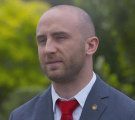 king-social-media-suicide-attempt-survivor-panel-frame-3966.jpg 