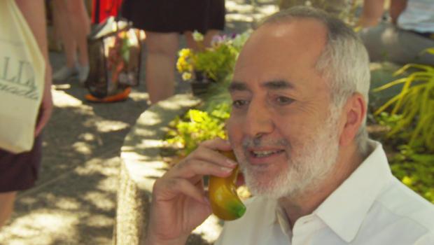 raffi-with-a-bananaphone-620.jpg 