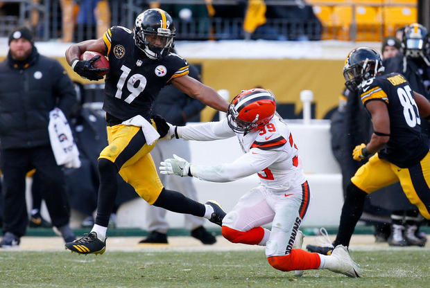 Cleveland Browns v Pittsburgh Steelers 