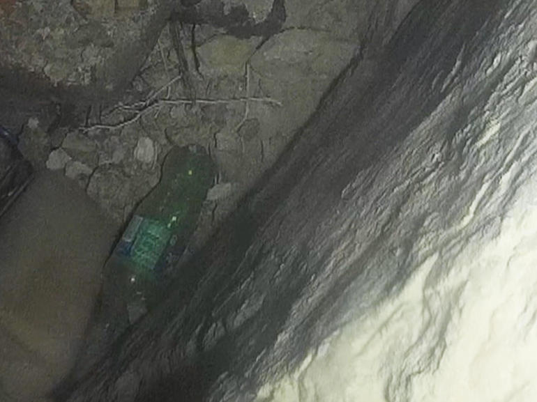 ncis-corwin-bottle.jpg 