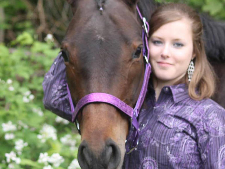 ncis-corwin-horse.jpg 