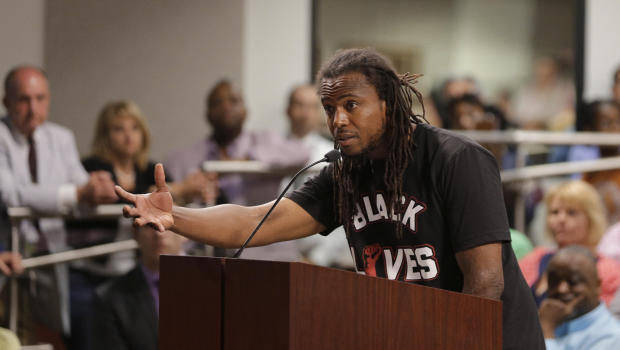 Muhiyidin D'Baha speaks during a meeting with North Charleston city council about the killing of Walter Scott by a North Charleston police officer Saturday