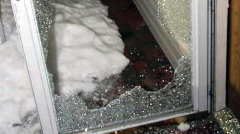 vertetis-shattered-door.jpg 