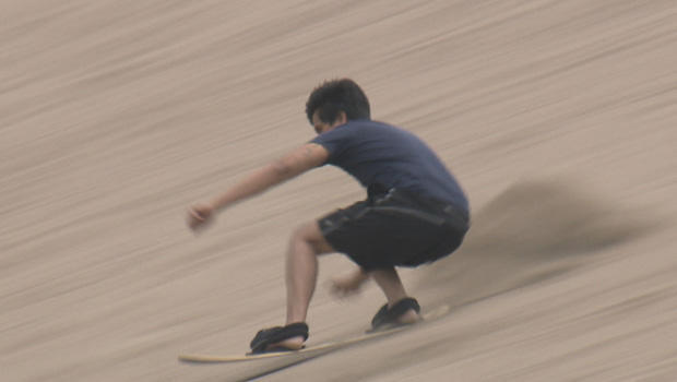 sandboarding-at-great-dunes-national-park-a-620.jpg 