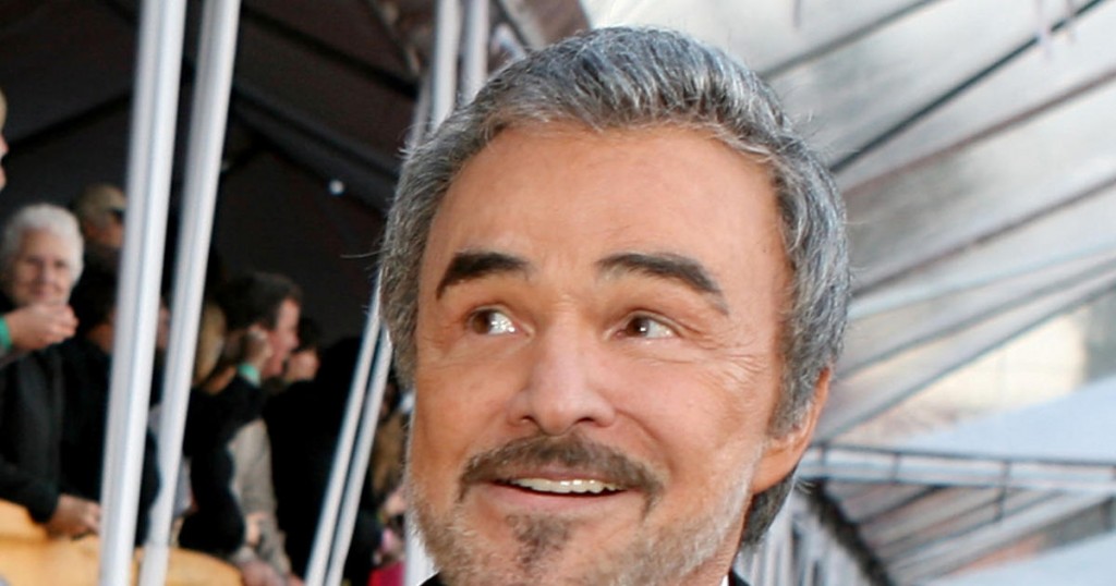 LOS ANGELES - JANUARY 27:  Actor Burt Reynolds arrives at the 14th annual Screen Actors Guild awards held at the Shrine Auditorium on January 27