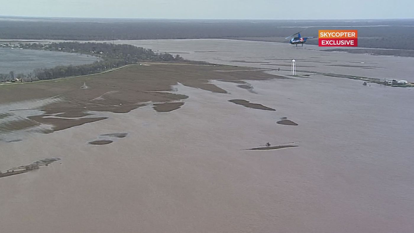 Aerials of Eagle Lake in Warren County, MS
