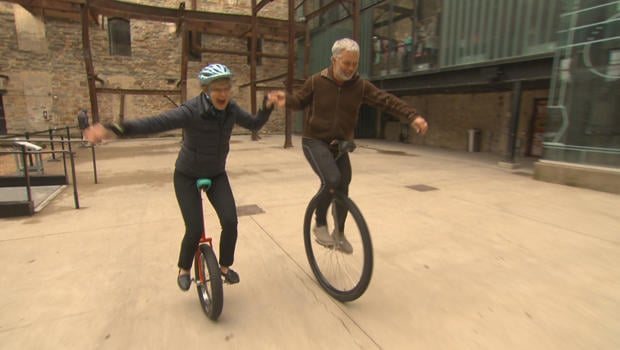 crazy-commutes-dan-hansen-and-susan-spencer-on-unicycles-620.jpg 