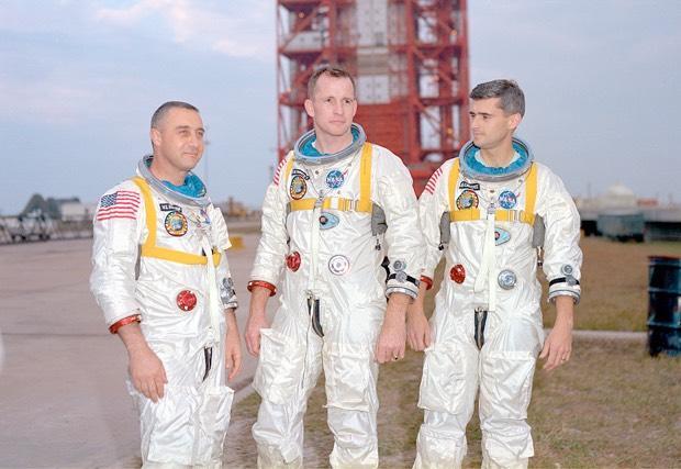 apollo1-crew.jpg 