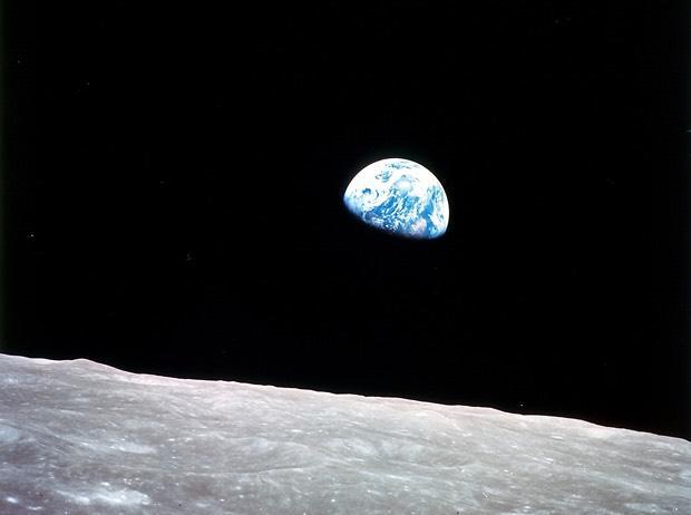 earthrise-apollo8.jpg 