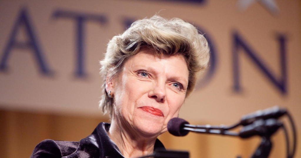 WASHINGTON - FEBRUARY 10: Journalist Cokie Roberts appears at the National Press Foundation's 26th annual awards dinner on February 10