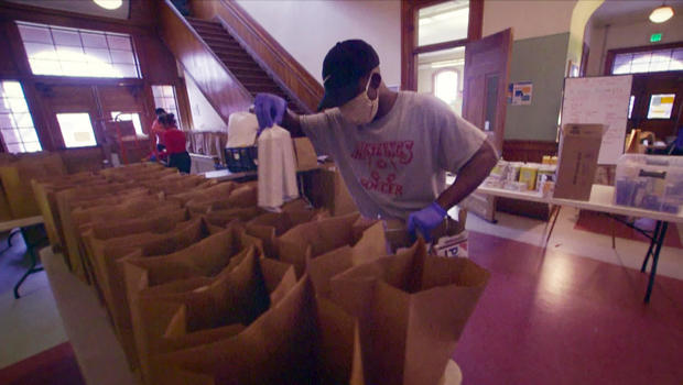 food-bank-distribution-4-620.jpg 