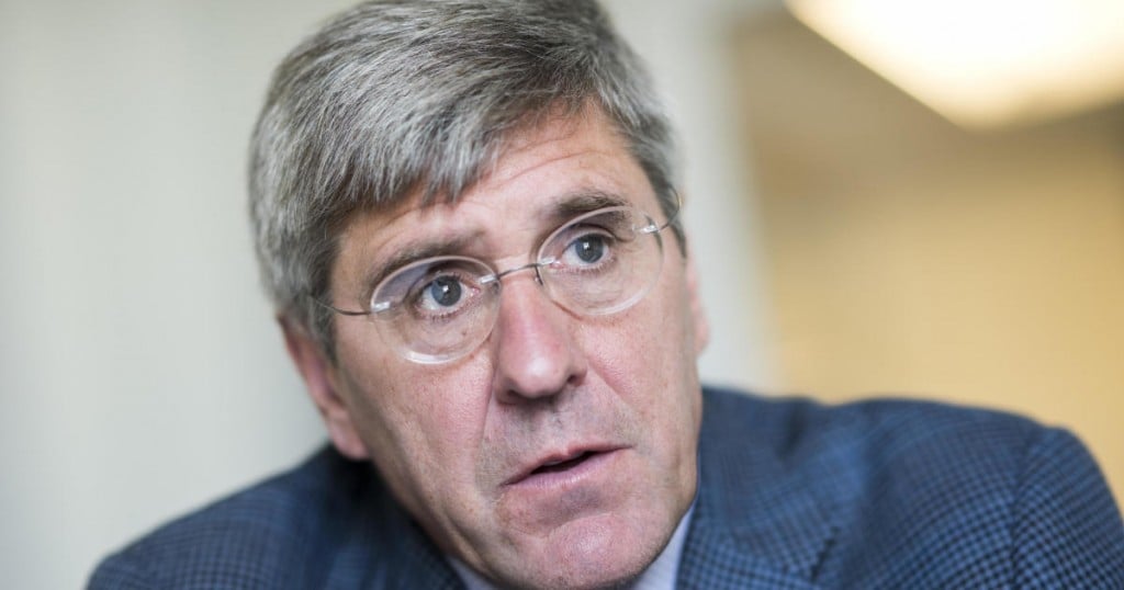 UNITED STATES - AUGUST 31: Stephen Moore of The Heritage Foundation is interviewed by CQ in his Washington office