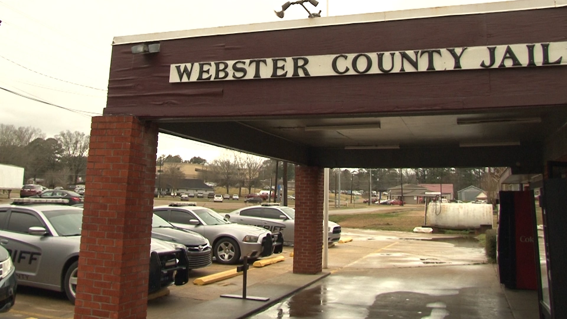 ster County Sheriff's Office still searching for leads in burglaries