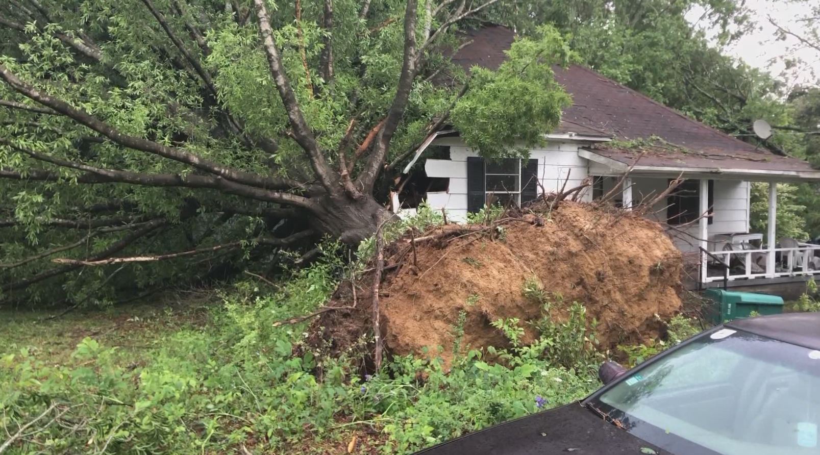 Tupelo Tornado Damages Homes In Several Areas Of The City Home WCBI