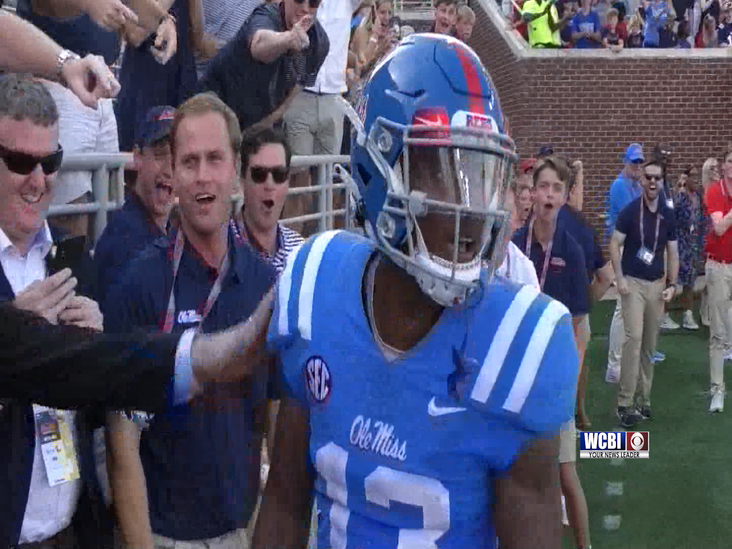 #17 Ole Miss holds off #13 Arkansas in offensive thriller - Vimarsana News