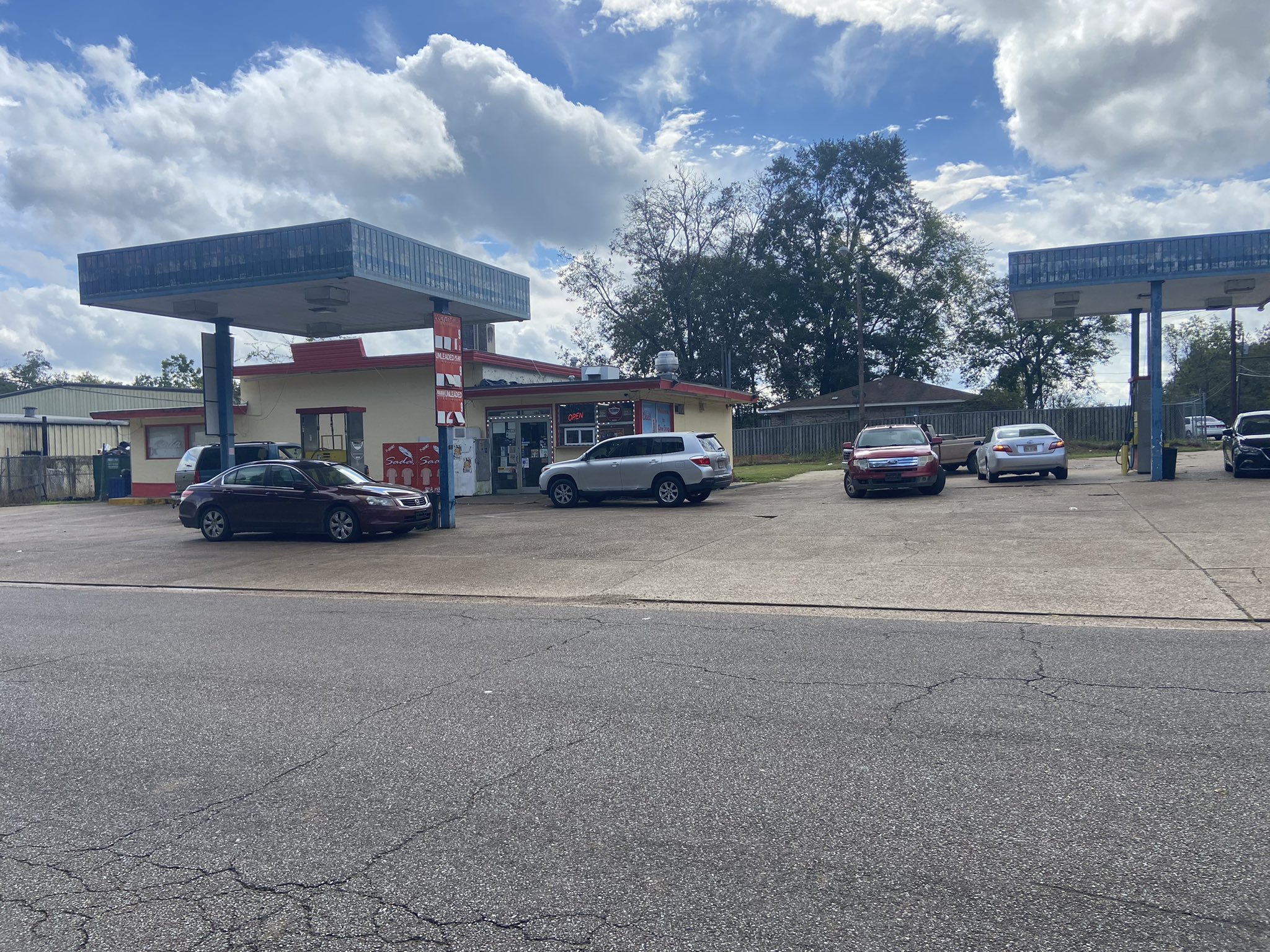 Suspect on the run and victim in hospital after shooting in West Point - Vimarsana News