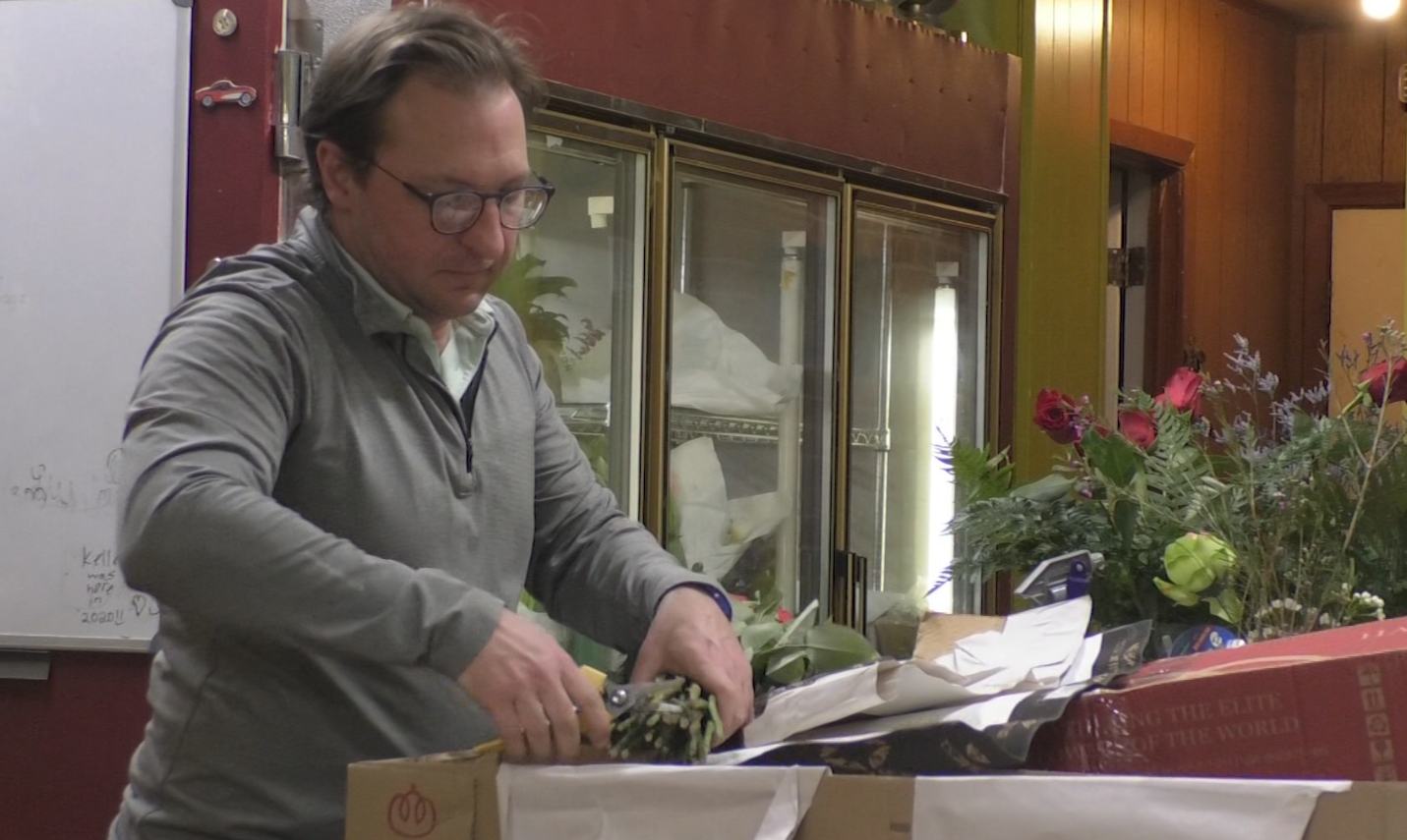 Florists Valentines Day success coupled with supply chain issues - Vimarsana News