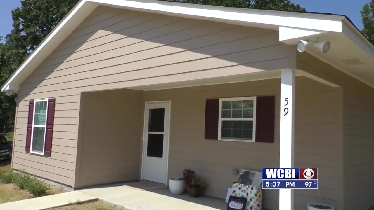Starkville family has new place to call home thanks to Habitat for Humanity - Vimarsana News