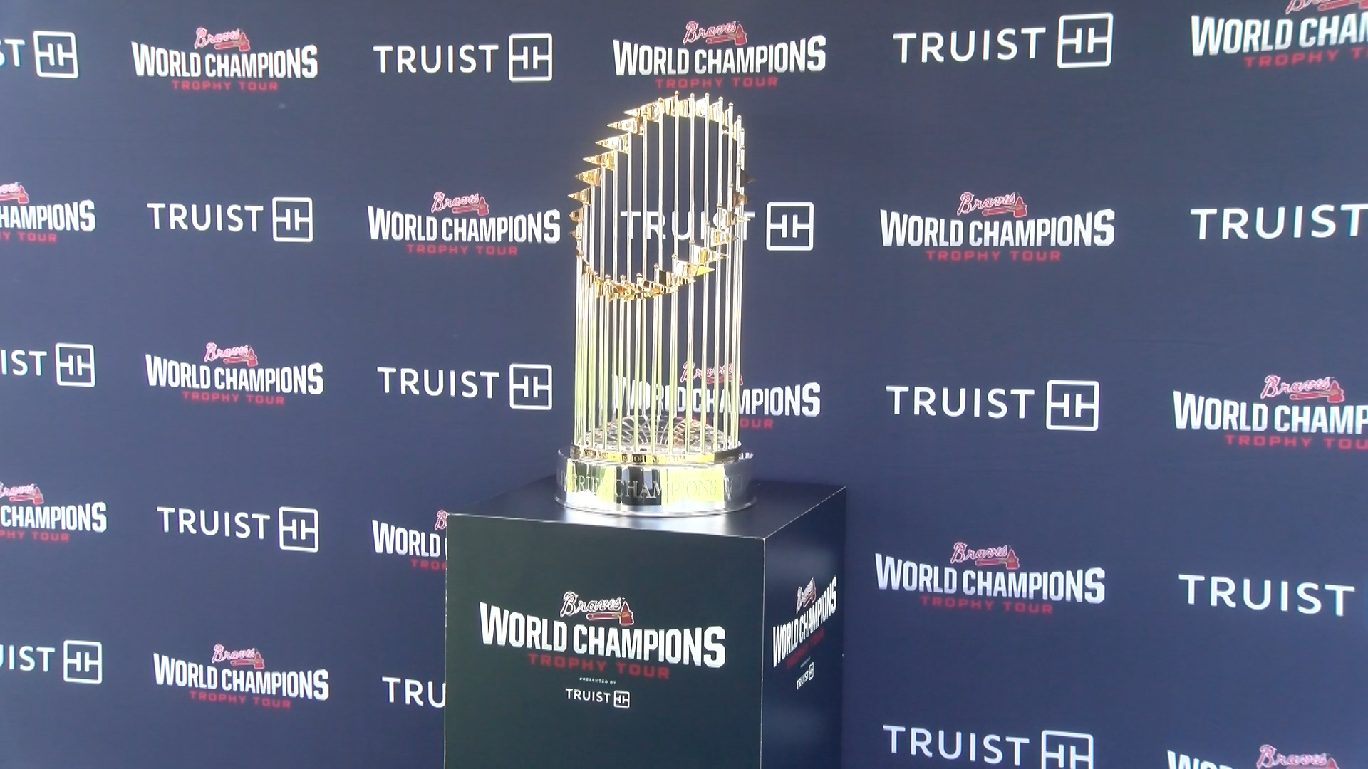 Atlanta Braves fans check out World Series Trophy in Columbus