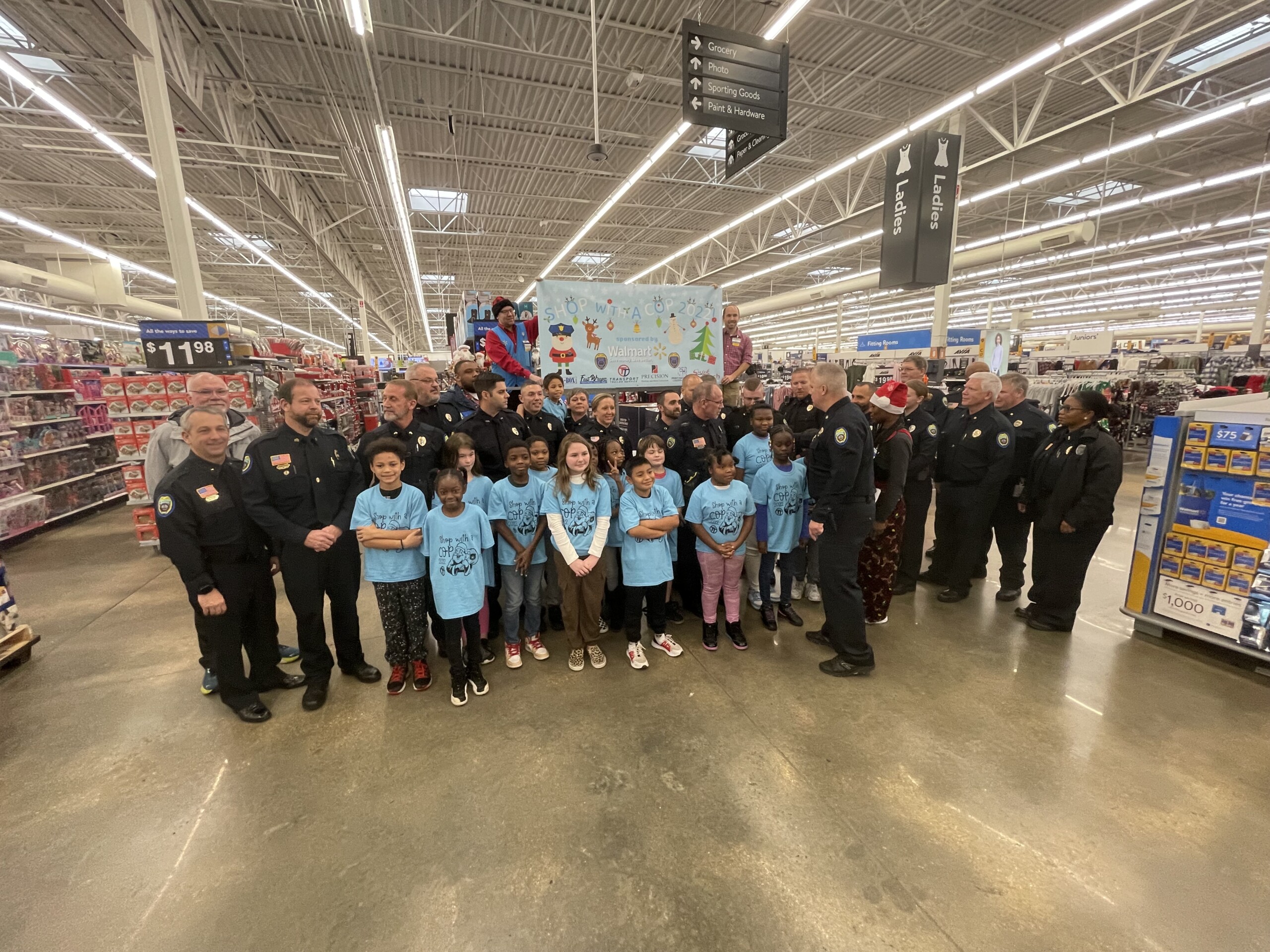 Elementary students in Tupelo get to shop with a cop - Vimarsana News