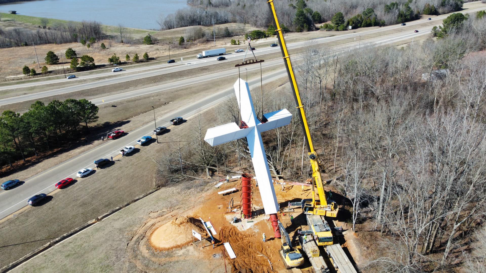 Giant cross raises over Saltillo along intersection of Highway 45, 145