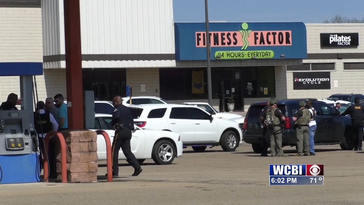 Law enforcement responds to tense standoff at Fitness Factor in Columbus - Vimarsana News