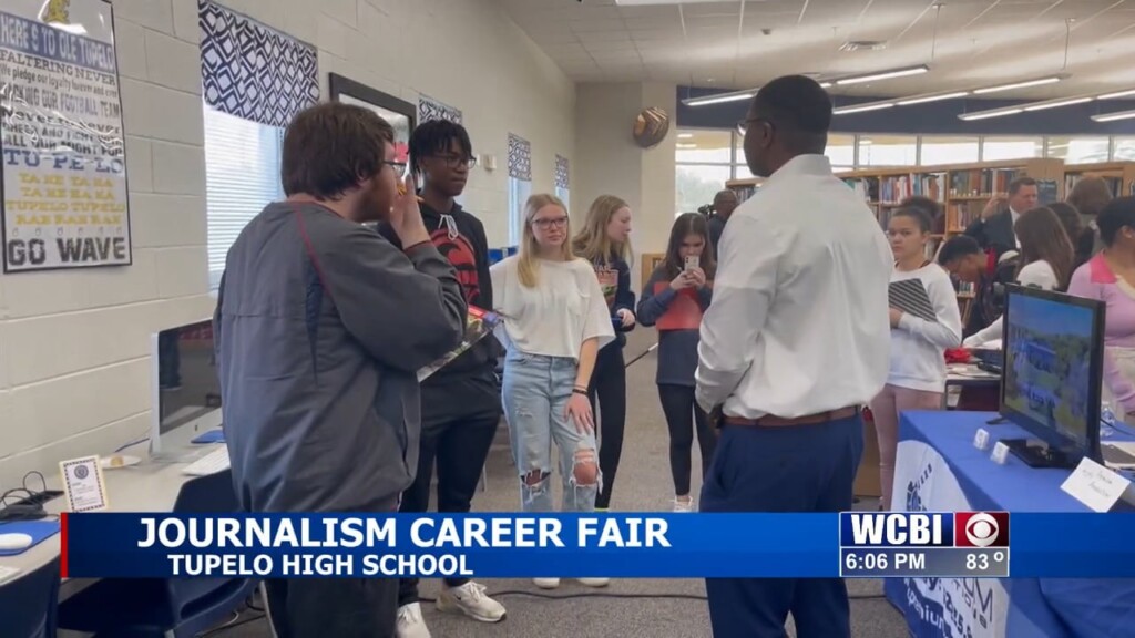 Ths Journalism Students Explore Different Paths During Career Fair