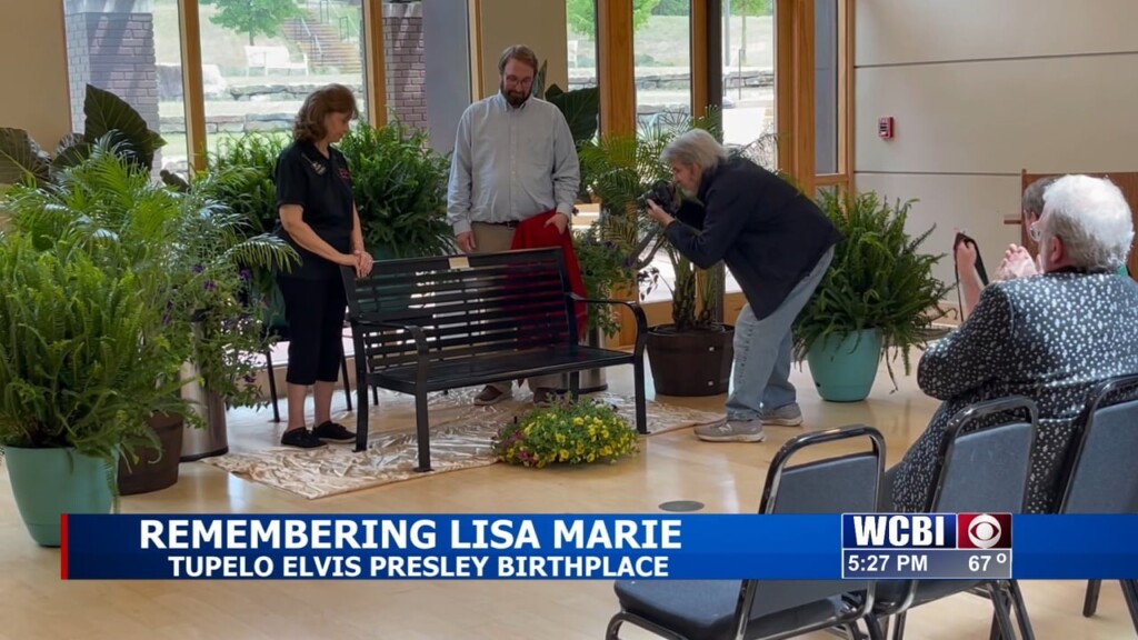 Tupelo Elvis Fan Club Donates Memorial Bench In Honor Of Lisa Marie Presley
