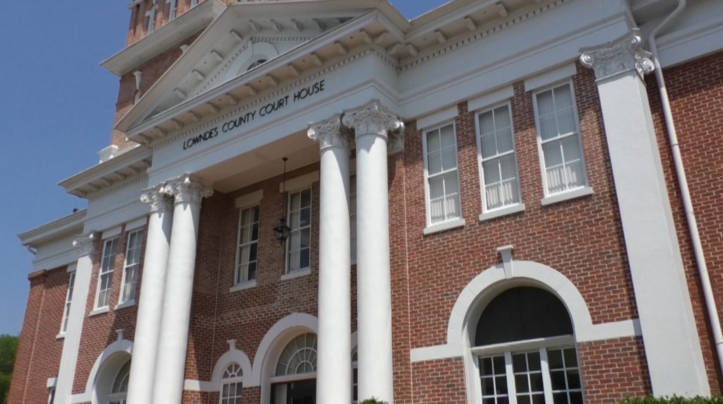 Lowndes Co Courthouse