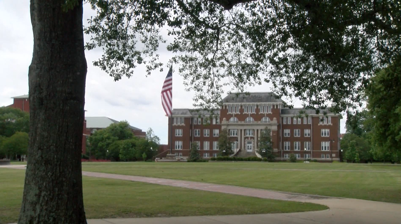 Mississippi State honors university staff with awards presentation - Vimarsana News
