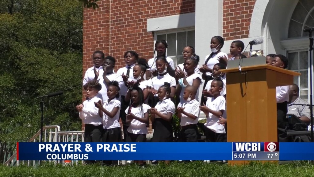 Dozens Gather At Lowndes County Courthouse For 'national Day Of Prayer' Event