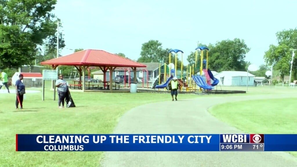 Citizens Clean The City Of Columbus During "pick Up Possum Town"