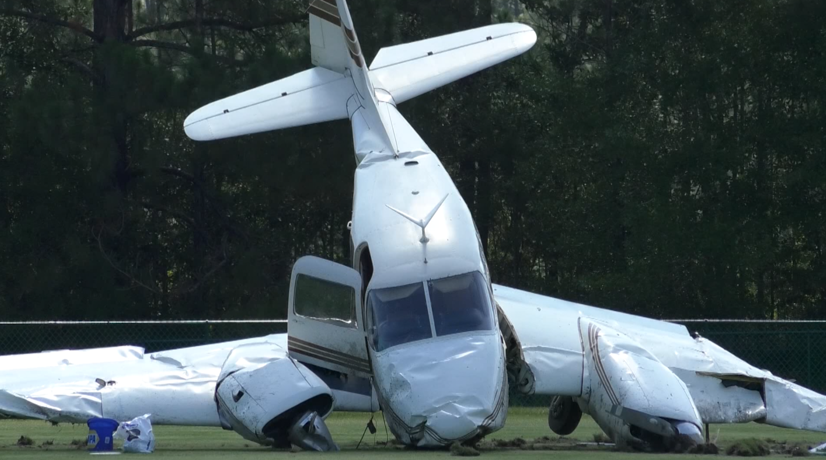 Small plane crashes near middle school in Ocean Springs