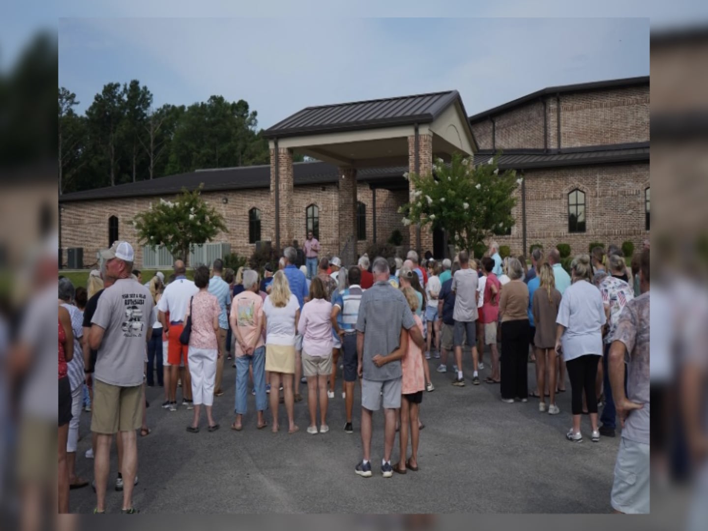 Dozens rally together to show support for car wreck victim