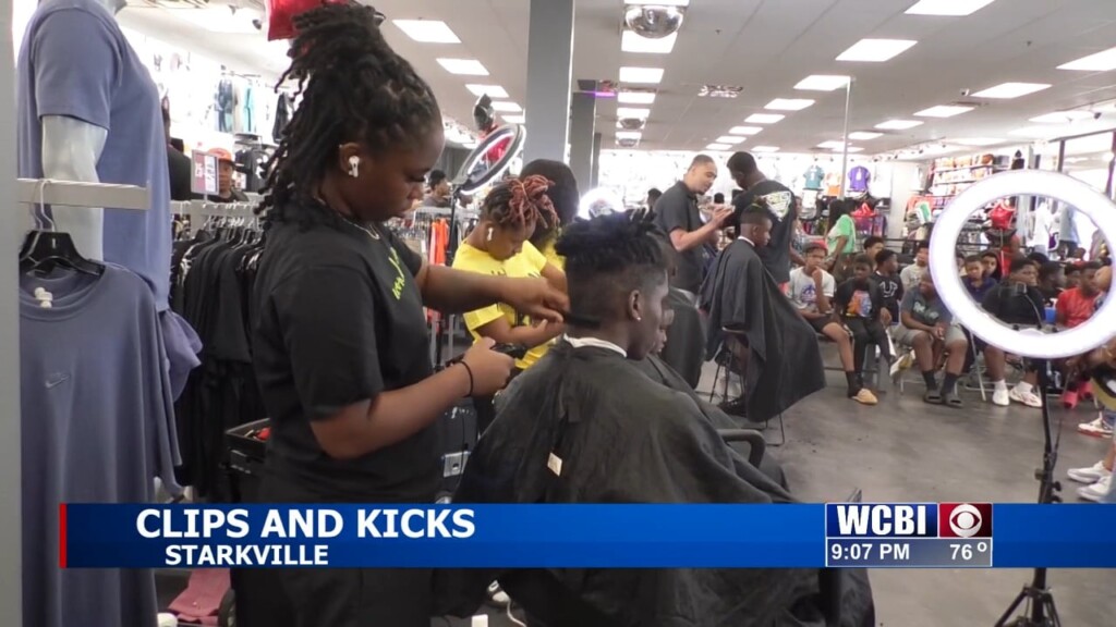 Hibbett Sports In Starkville Hosted 'clips And Kicks' For Local Kids