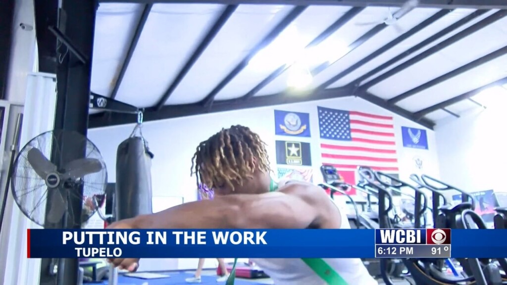 Okolona Teen Makes Name For Himself In Powerlifting World