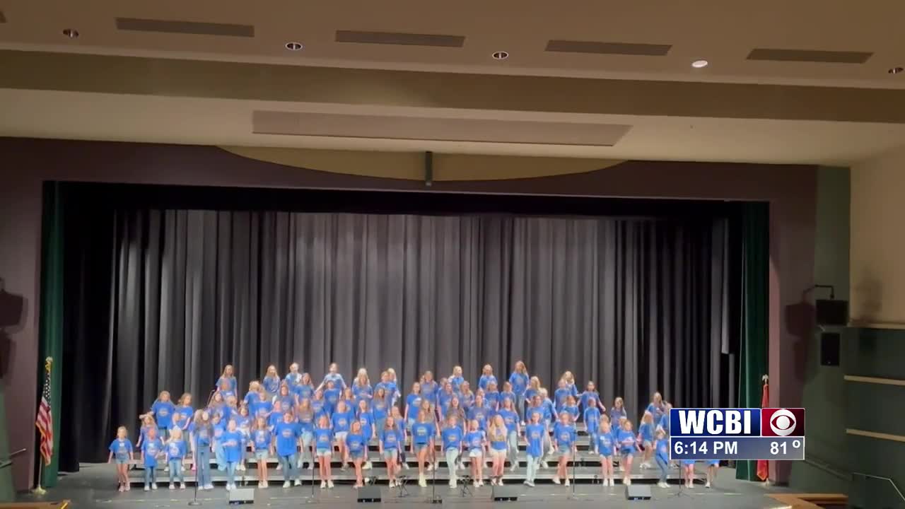 Nearly 100 grade school girls realize dream of performing with show choir - Vimarsana News