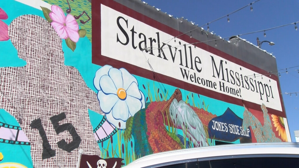 Downtown Starkville businesses gear up for Bulldog Bash