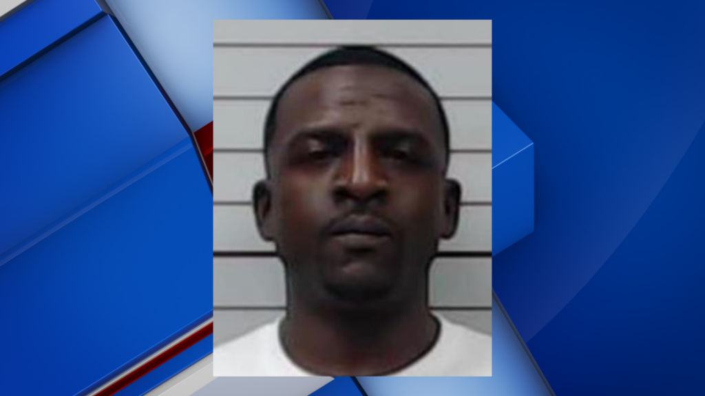 Columbus man lands in Lee County Jail accused of selling drugs