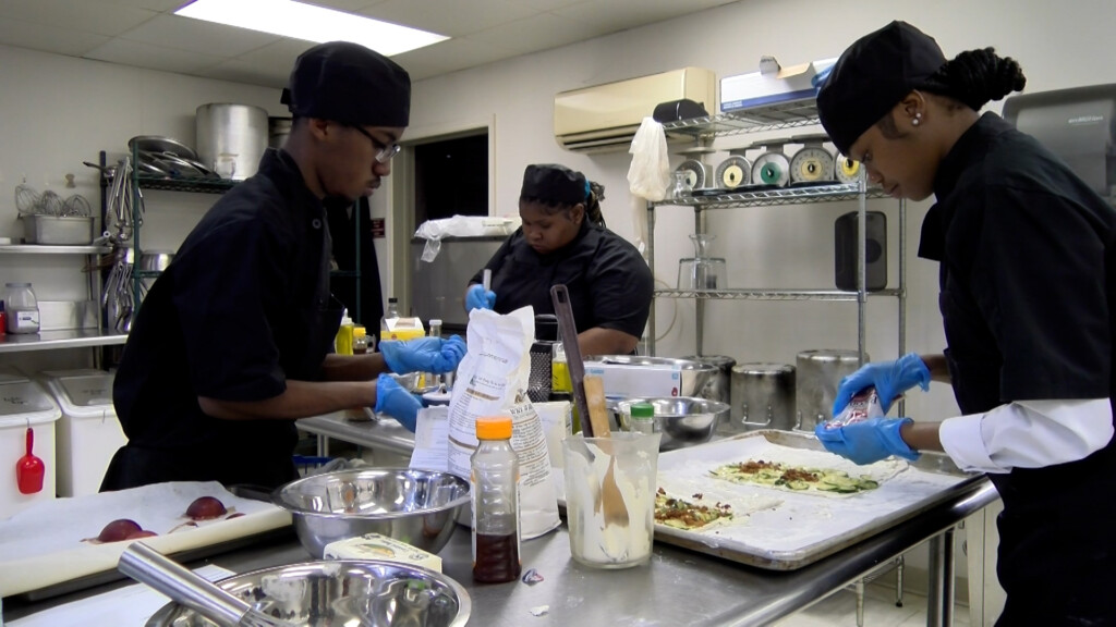 EMCC at Lion Hills hosts 'Chopped' for culinary students in GT area