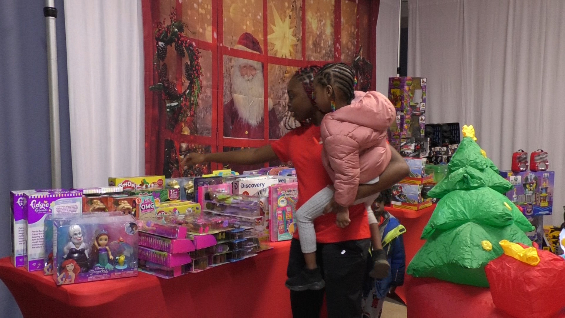 Home for the 'Hollidays': Children get kick start to Christmas - Vimarsana News