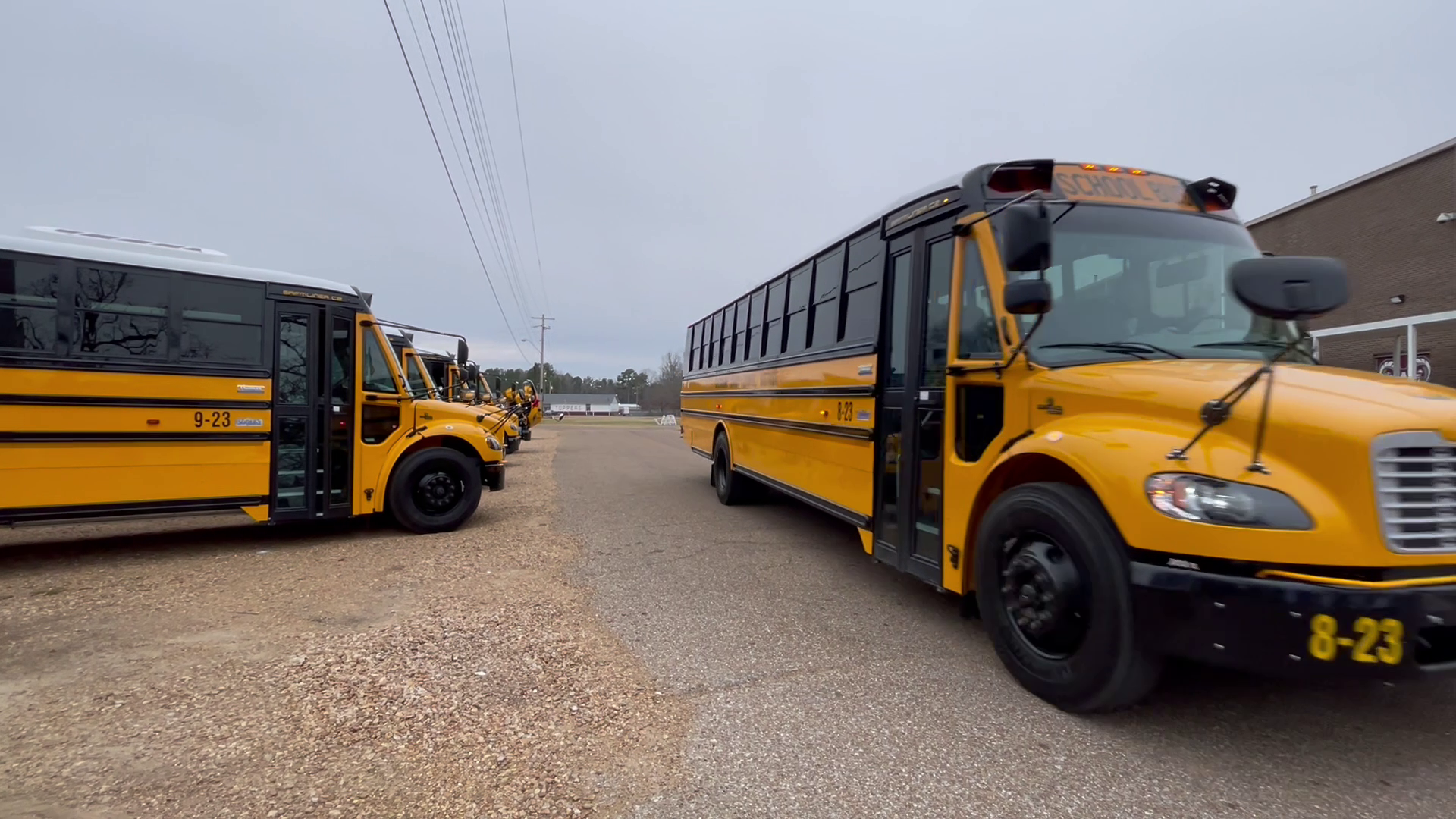 Chickasaw County School District unveils new electric buses - Vimarsana News