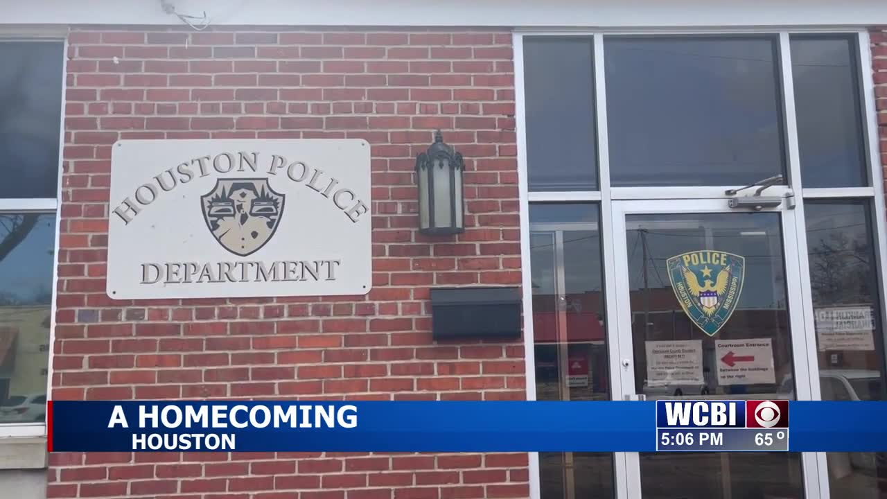 New chief officially takes over at Houston Police Department - Vimarsana News