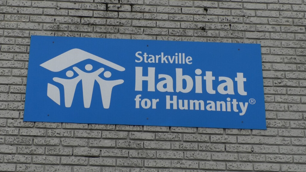 S Habitat For Humanity Pkg 01062400 00 44 04still001