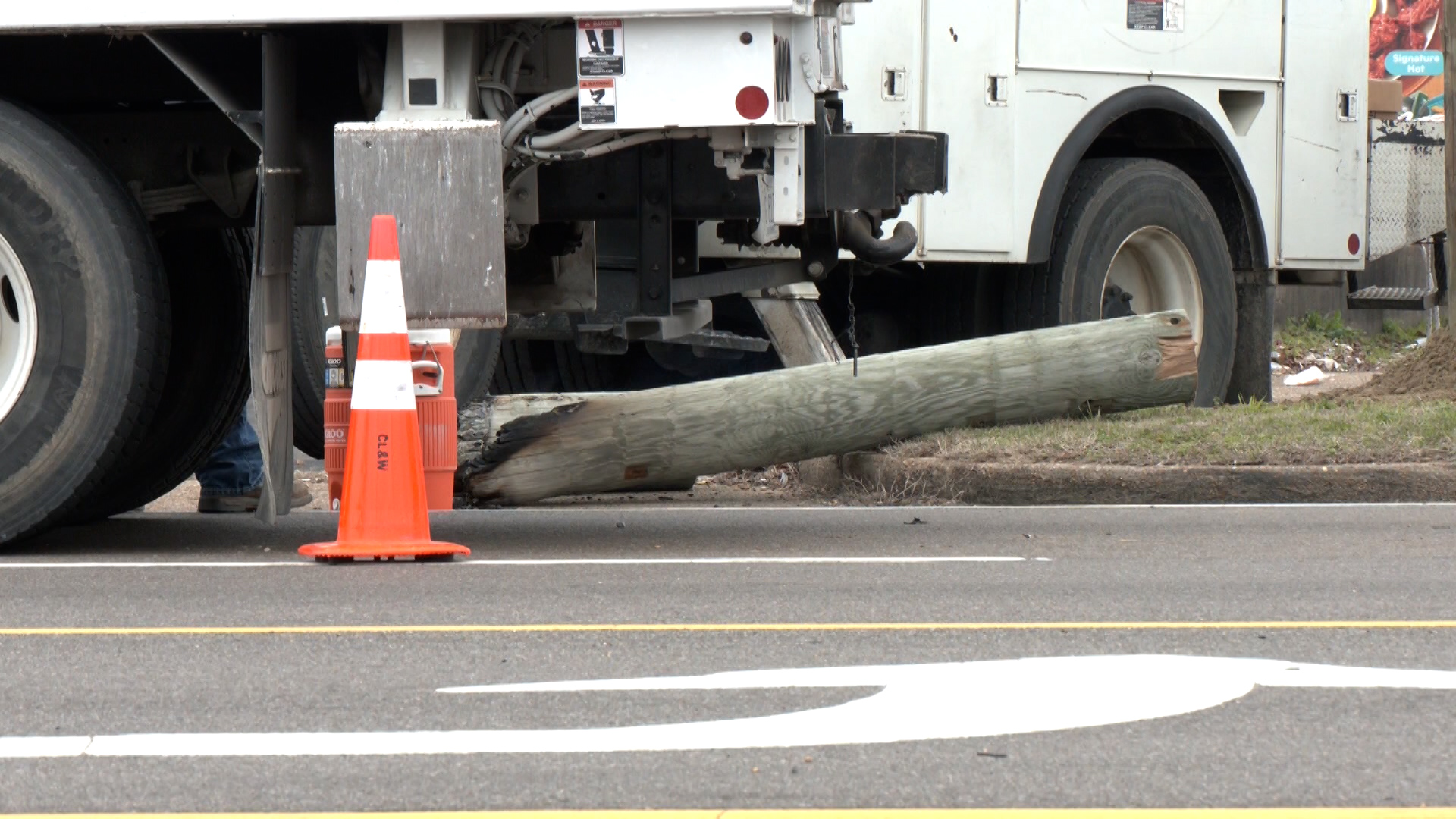 Utility pole breaks on Highway 45 stalling traffic - Vimarsana News