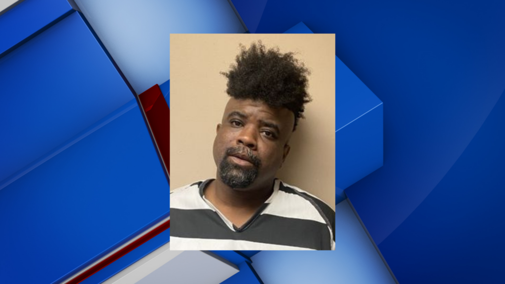 Tupelo police arrest man for allegedly robbing store on S. Gloster