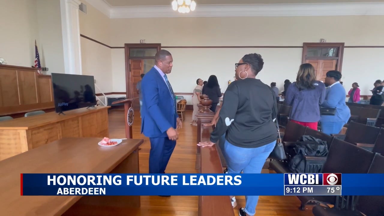 Seniors of "Mayor's Youth Council" honored for accomplishments - Vimarsana News