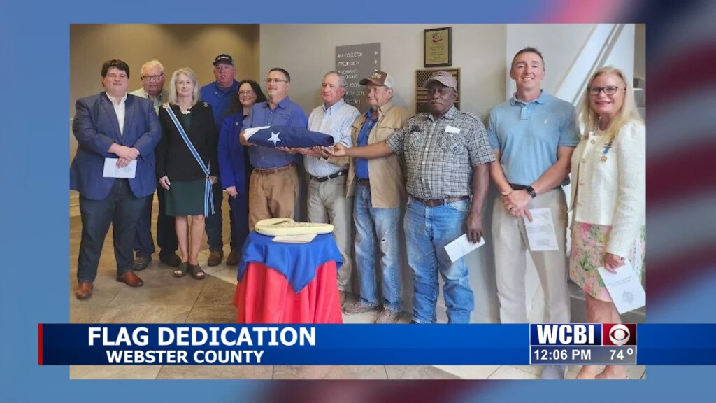 Dar Chapter Presents Braille Us Flag To Webster Co. Courthouse