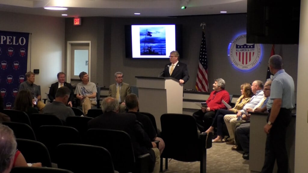 Tupelo city hall hosts 10 year "reflection of tornado" program