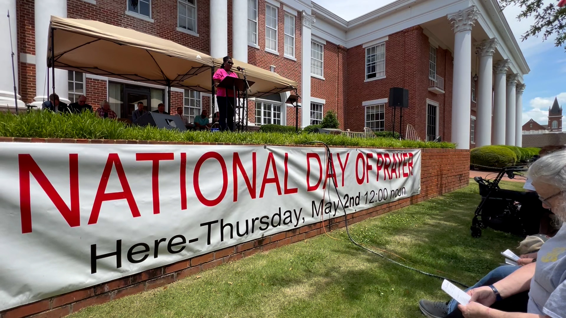 Crowd gathers in Columbus for National Day of Prayer - Vimarsana News